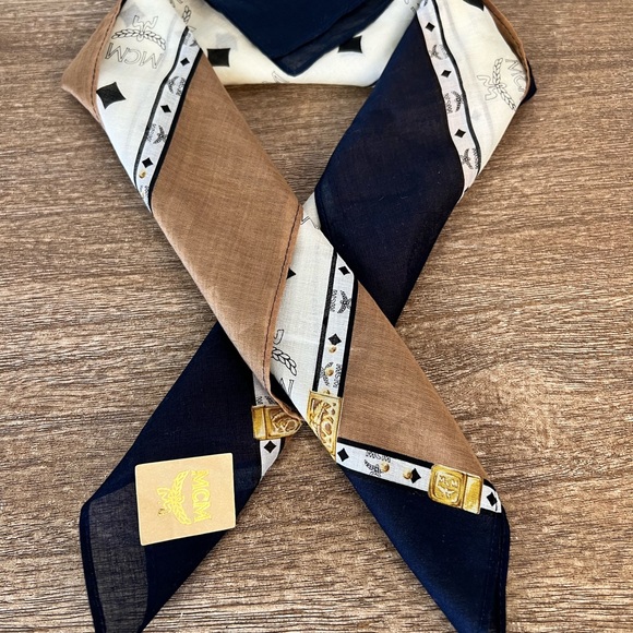 MCM Bandana Scarf   (A148) - Picture 9 of 9